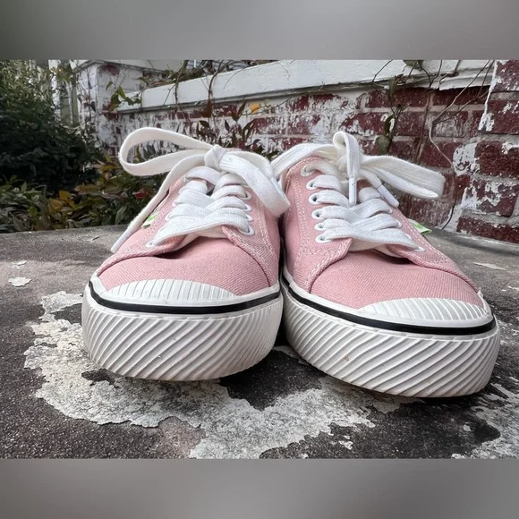 Cariuma OCA Sneakers Peanuts Snoopy Skateboard Pink Canvas Shoes Womens 9.5 - Picture 4 of 12
